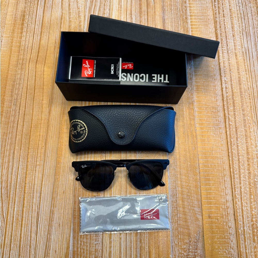 Ray-Ban Classic Black Sunglasses Set